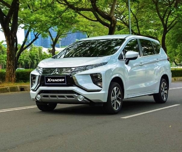 cho-thue-xe-tu-lai-7-cho-mitsubishi-xpander
